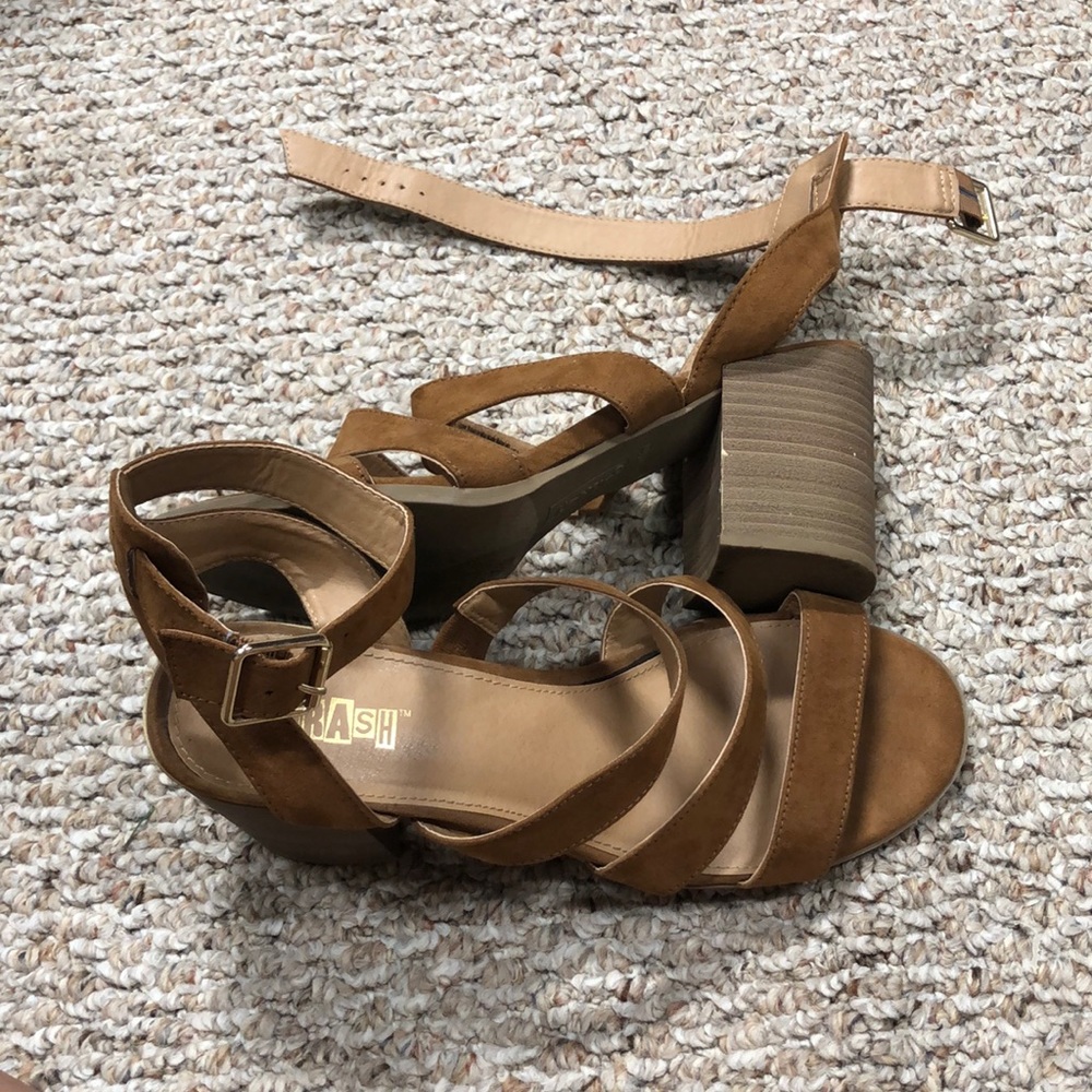 Brash tan strapped heel. Sz 9.5